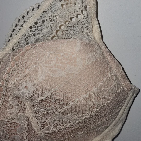 NWT- Elegant Lace Bralette in Cream Sz 36D - Picture 4 of 5